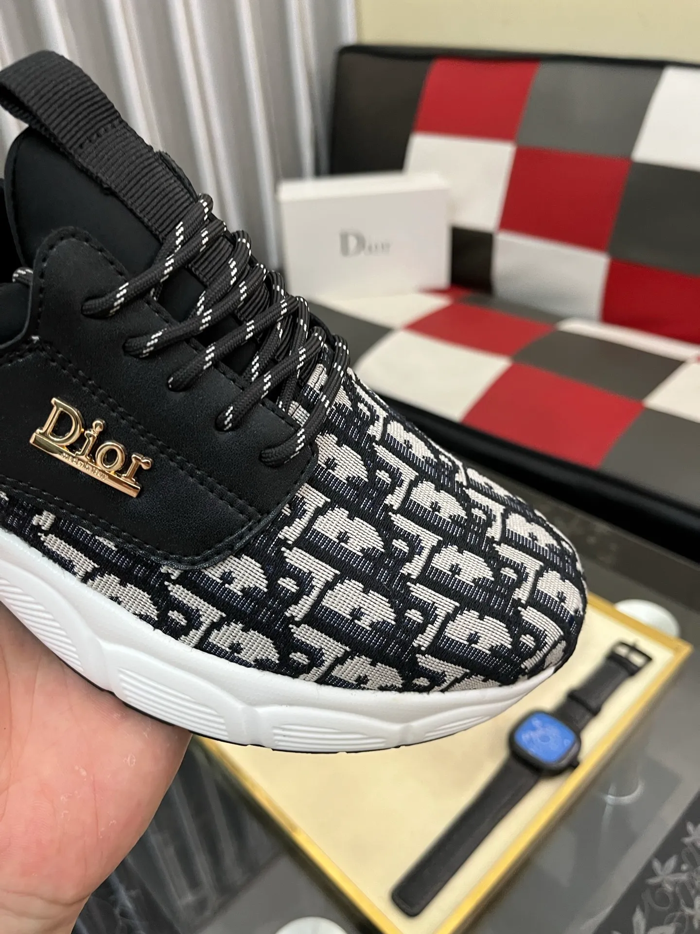 Men's Men's Shoes 💰420⌚️⌚️[Dior] Dior's new casual men's shoes are launched in Hong Kong counters. Official website 1:1 production. Original Italian materials. Designed by European and American masters. Perfect shape to create counter quality. Solid color rubber wear-resistant outsole and classic dazzling head! Super versatile and very comfortable. High-end without losing taste, fashionable and novel! ! Absolute focus! Code number: 38-44 2️⃣colors available